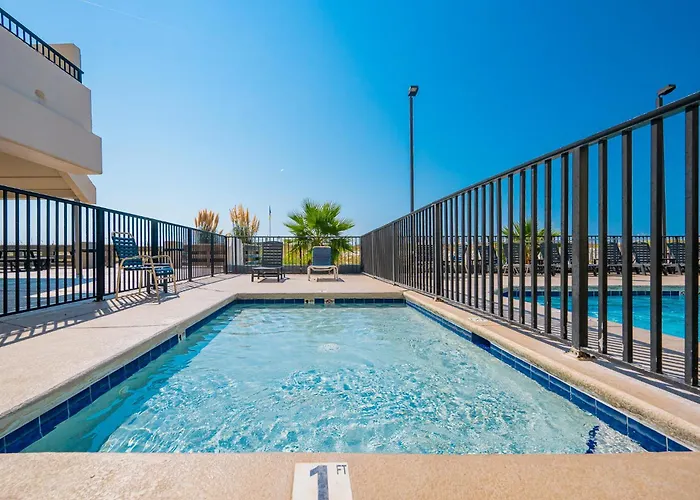 Apartment Island Winds West 473